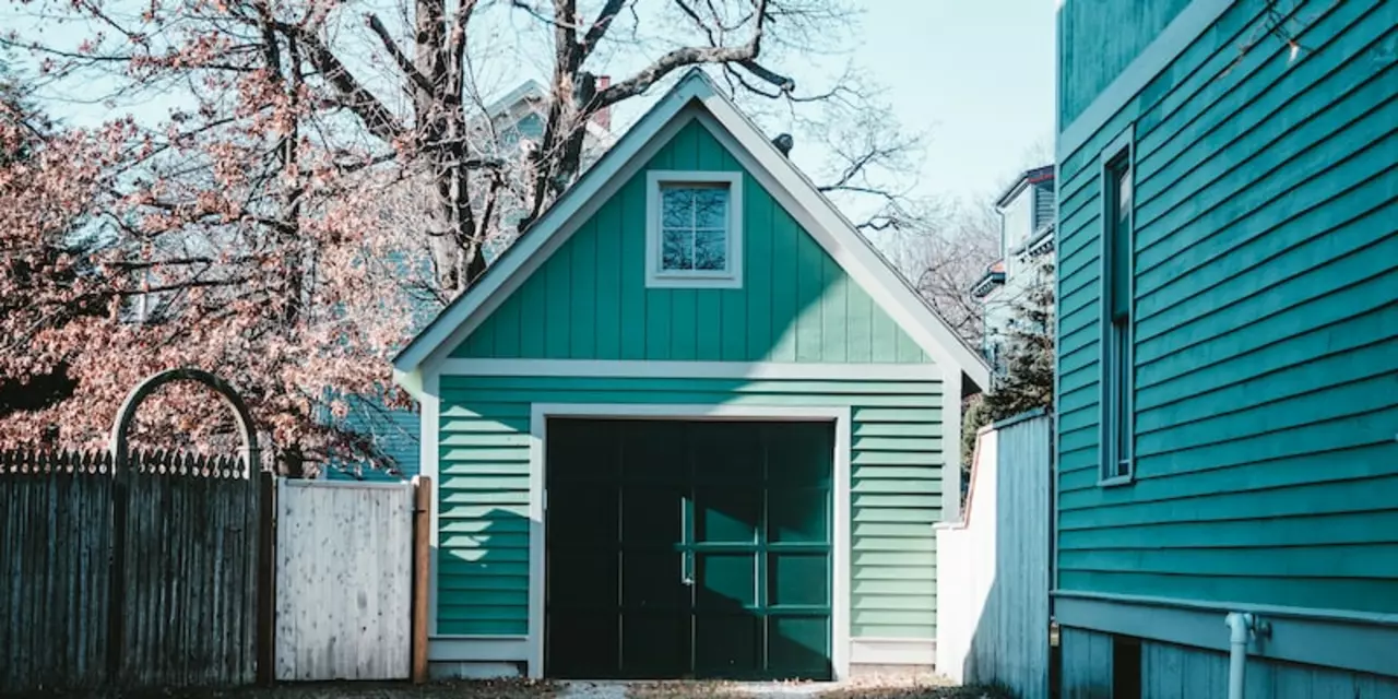 What are the common garage door problems?
